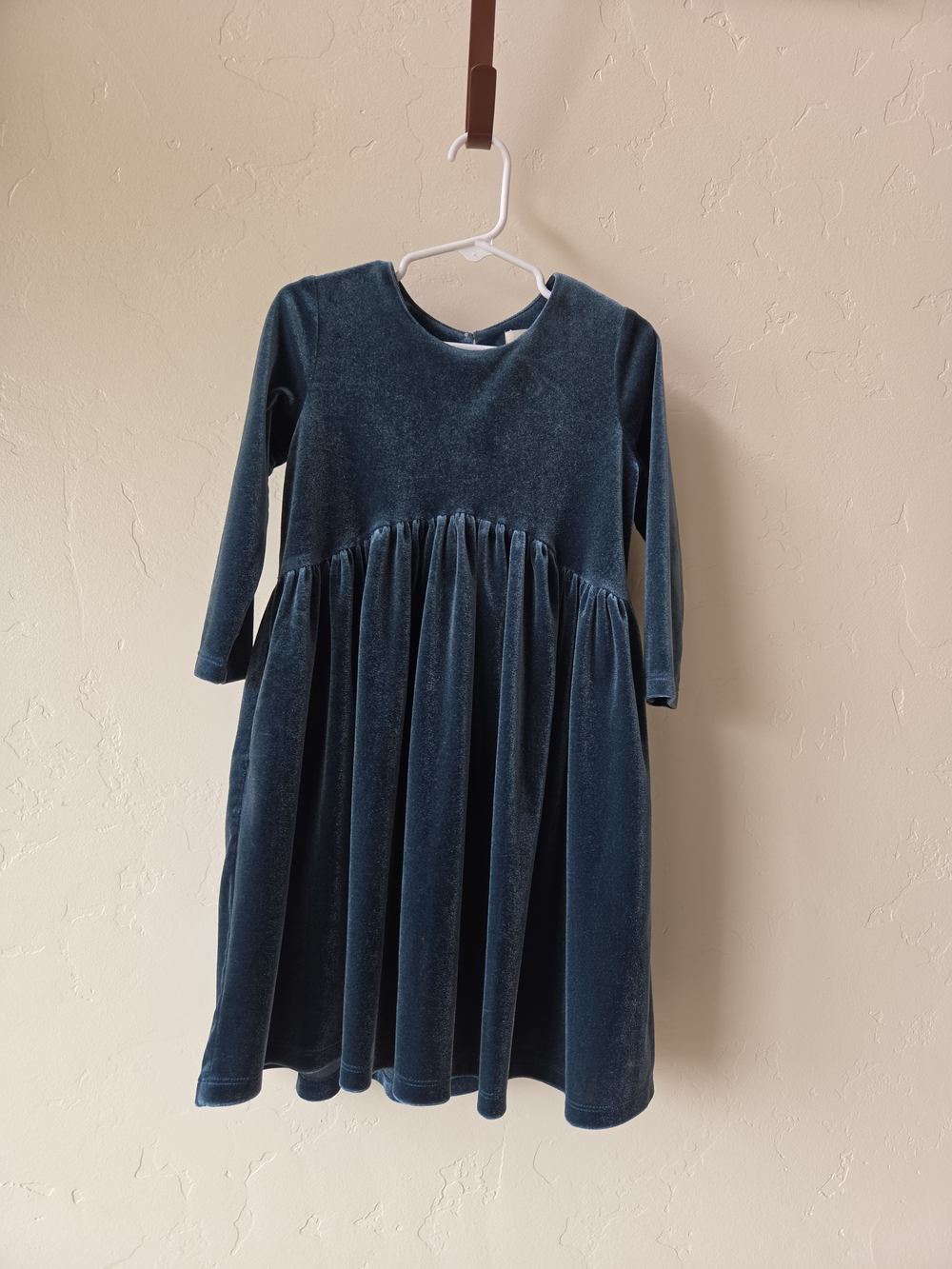 Girls Velvet Long-Sleeve Formal Dress in Teal